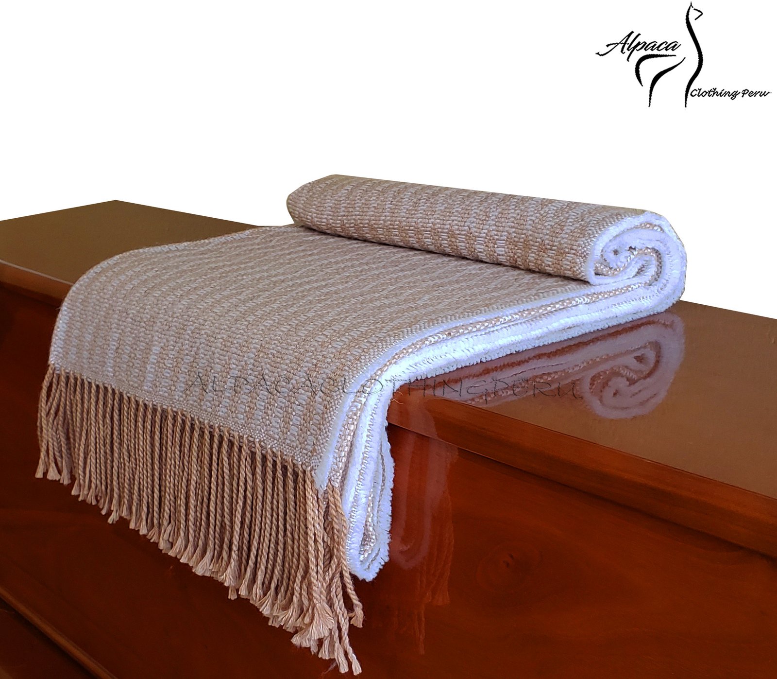 peruvian-alpaca-blankets-wool-beige-white-paracas-export-wholesale-winter-travel-2