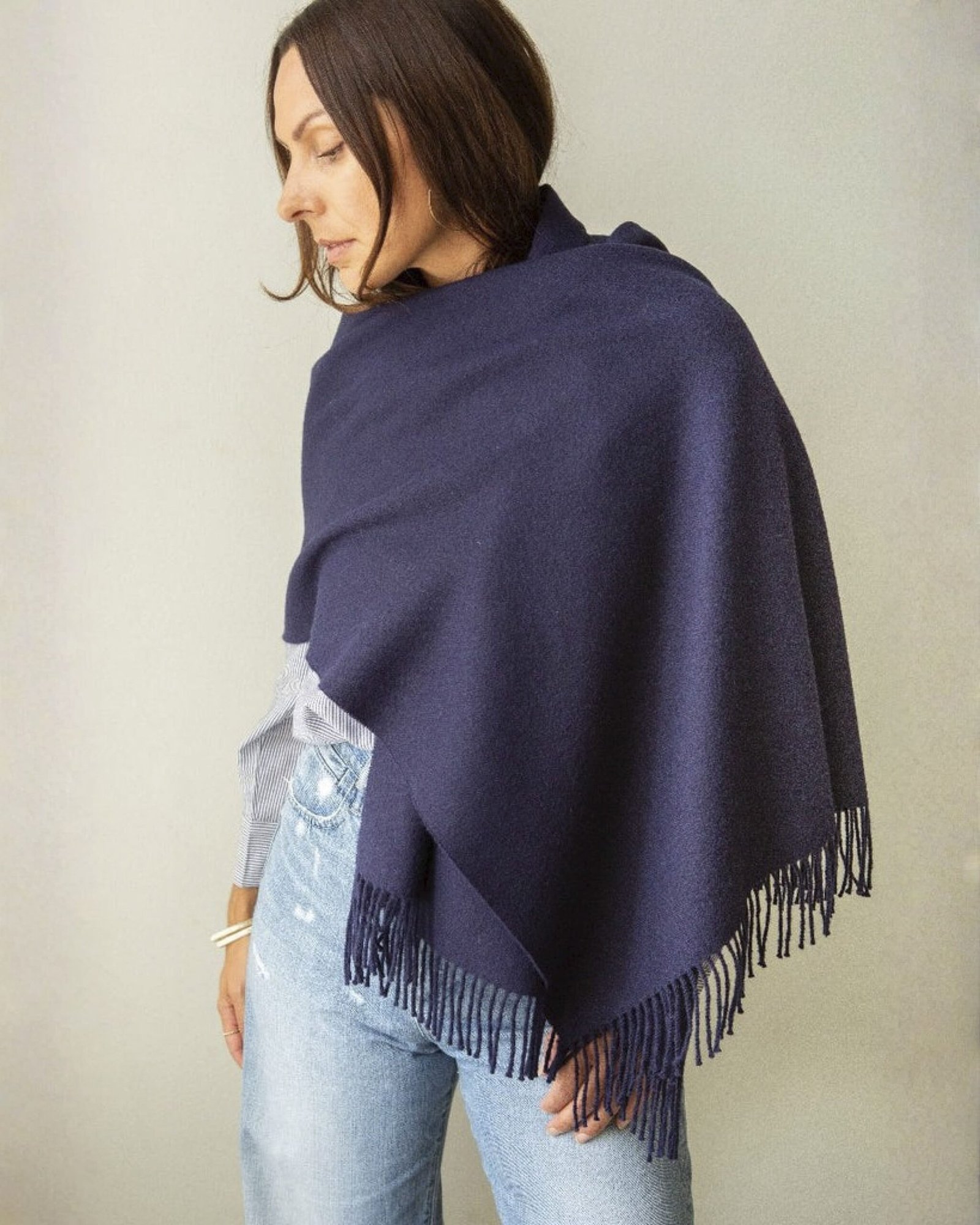 peruvian-classic-baby-alpaca-shwals-blue-color-wholesale-alpaca-clothing-accesories-clothes-1